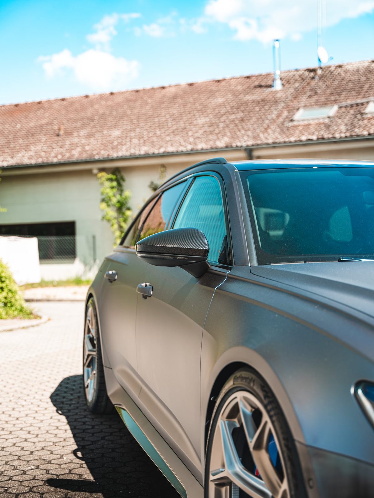 Seite des Audi RS6 Performance in matter CYS-Folie