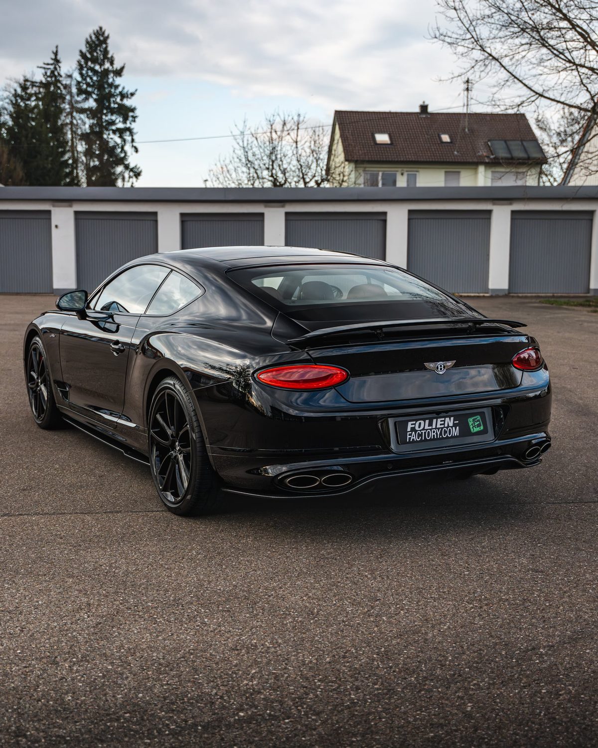 Bentley Continental GT schräg von hinten
